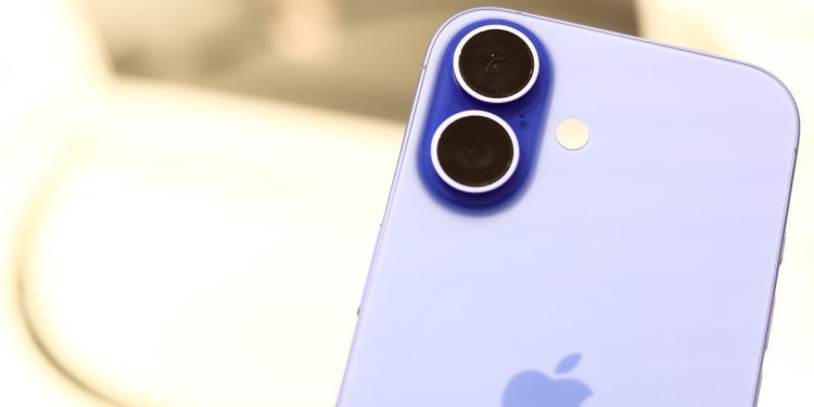 Apple’s new iPhone update is locking law enforcement out of phones