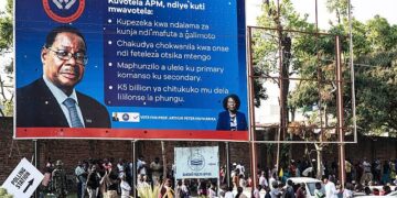 Malawi’s former president, Peter Mutharika, takes an early lead against incumbent, Lazarus Chakwera